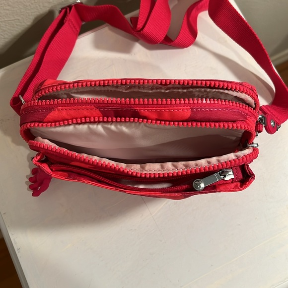 Cute Tropical Crossbody / Waist Bag. NWOT - Picture 4 of 8